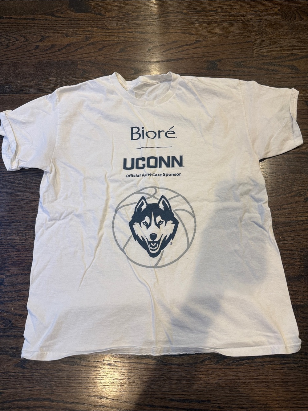 UConn Biore White Graphic Logo T-Shirt unisex medium